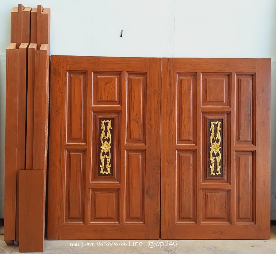 หน้าต่างไม้แกะสลัก