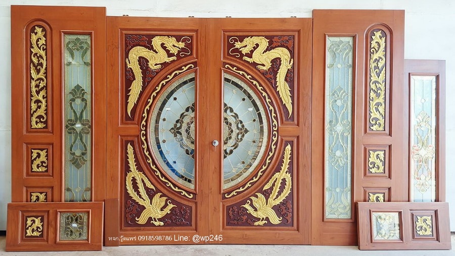 ประตูบานเลื่อนไม้สัก กระจกนิรภัย แกะสลักมังกร หงส์